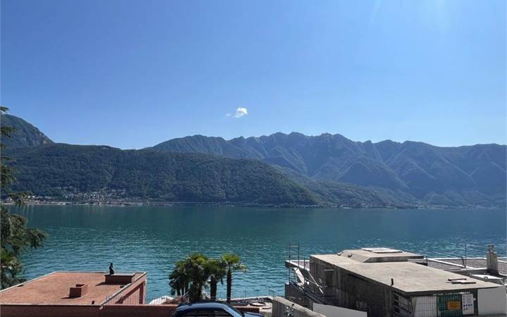 MELIDE: SPACIOUS 5,5 ROOM WITH LAKE VIEW