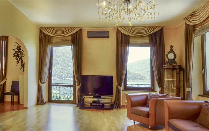 5.5-ROOM PENTHOUSE WITH SEA VIEW