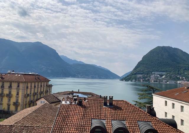 PRESTIGIOUS PENTHOUSE WITH BREATHTAKING LAKE VIEW