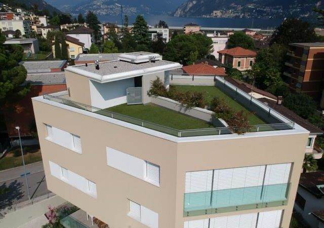 APARTMENT WITH ROOFTOP LAKE VIEW