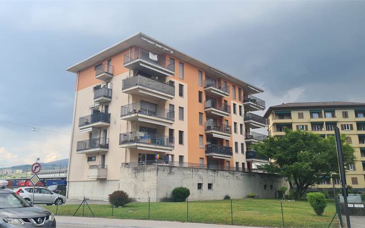 CHIASSO: large panoramic penthouse flat
