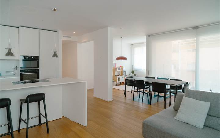 MODERN 4.5-ROOM JUST STEPS FROM LUGANO CENTER