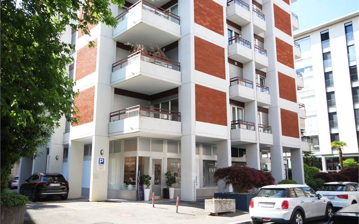 LUGANO: 4.5 ROOMS FLAT TO BE RENEWED