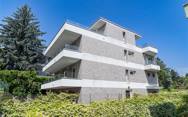 ELEGANT 4.5-ROOM APARTMENT IN GENTILINO