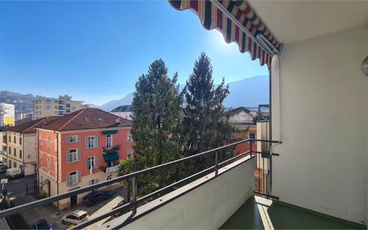 CHIASSO CENTRO: APPARTAMENTI RINNOVATI DA 2.5 A 4.5 LOC.