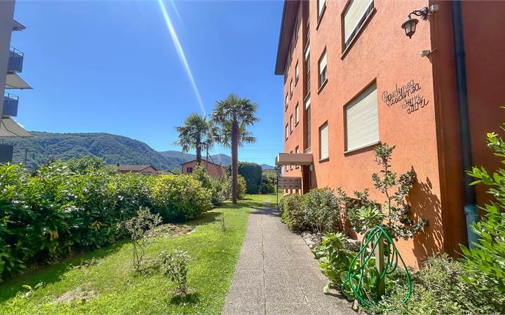 MAGLIASO: BRIGHT THREE-ROOM APARTMENT CLOSE TO AMENITIES