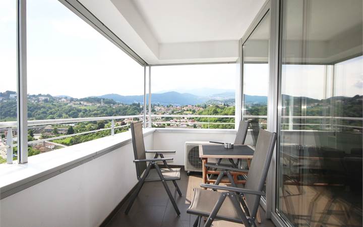 Lugano Pazzallo: moderno appartamento con vista panoramica