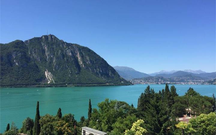 BISSONE: PRESTIGIOSO 4.5 LOC. VISTA LAGO CON GIARDINO