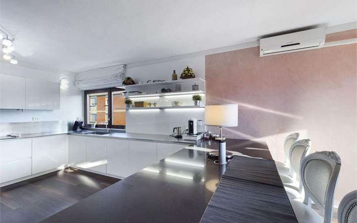 Prestigious flat near Lugano station