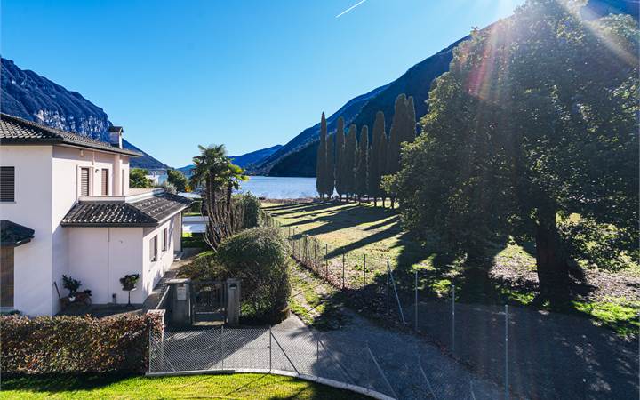 Maroggia: elegante maisonette con giardino privato a due passi dal lago