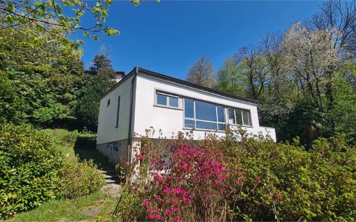 ROVIO: SINGLE HOUSE WITH LAKE VIEW AND BIG GARDEN