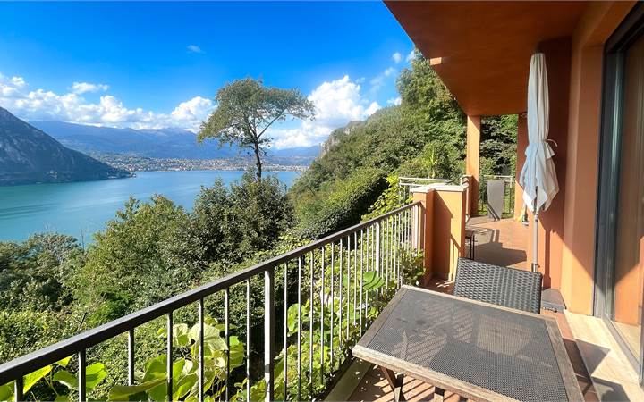 PRESTIGIOSO APPARTAMENTO CON VISTA LAGO MOZZAFIATO