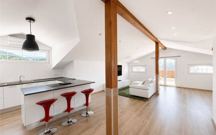 Romantica mansarda duplex con terrazza panoramica a Vacallo