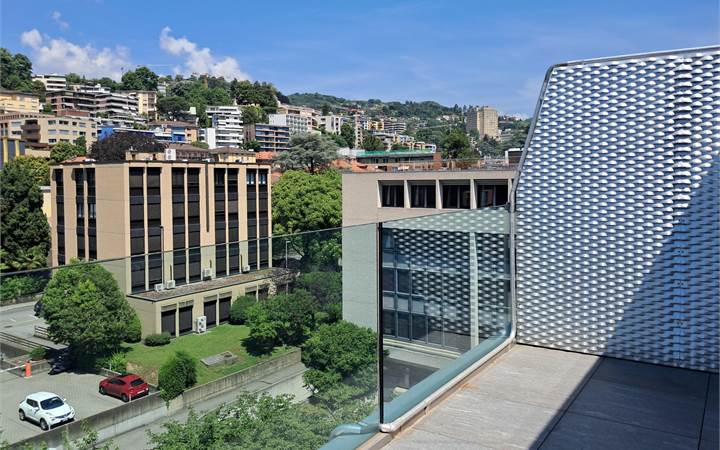Lugano centro: ufficio di 2,5 locali di rappresentanza con ampia terrazza