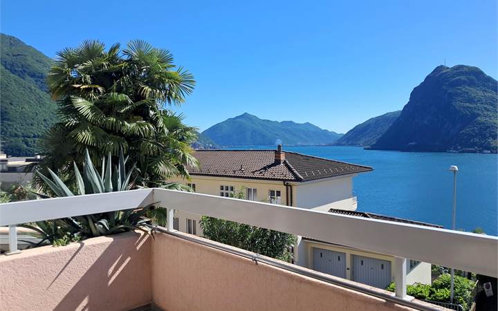 Lugano-Castagnola: renovated lakeview flat - Secondary residence