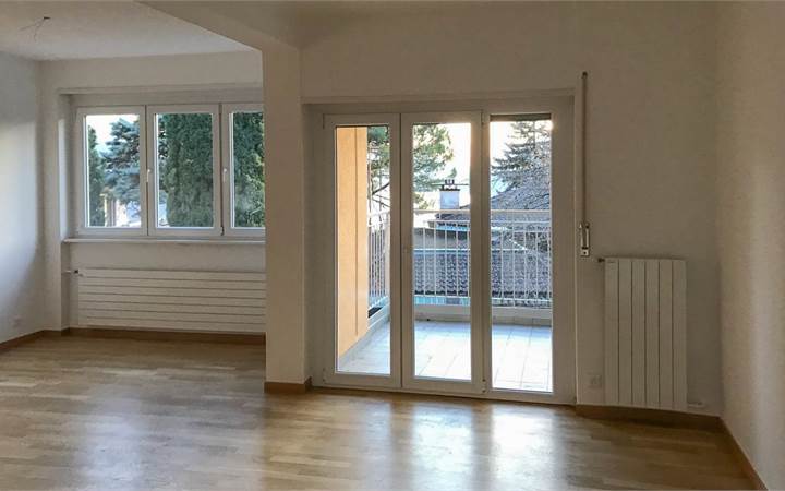 Lugano Ruvigliana: elegant 2-bedroom apartment with partial lake view