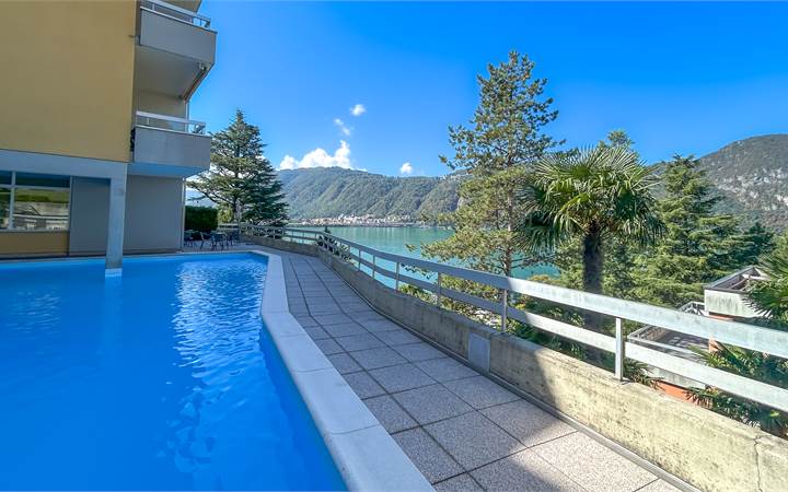 CHARMING 2.5-ROOM APARTMENT WITH LAKE VIEW